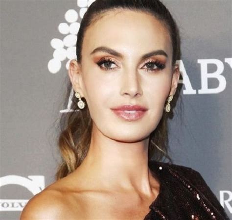 Elizabeth Chambers – Age, Bio, Personal Life, Family & Stats